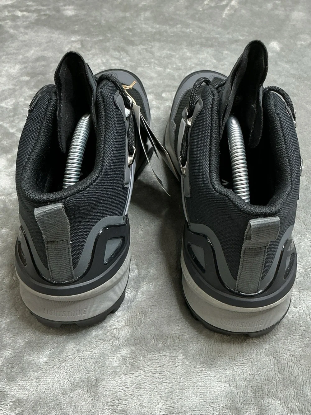 adidas Terrex Skychaser Gore-tex Mid Top Hiking boots Shoes Women’s size 8.5